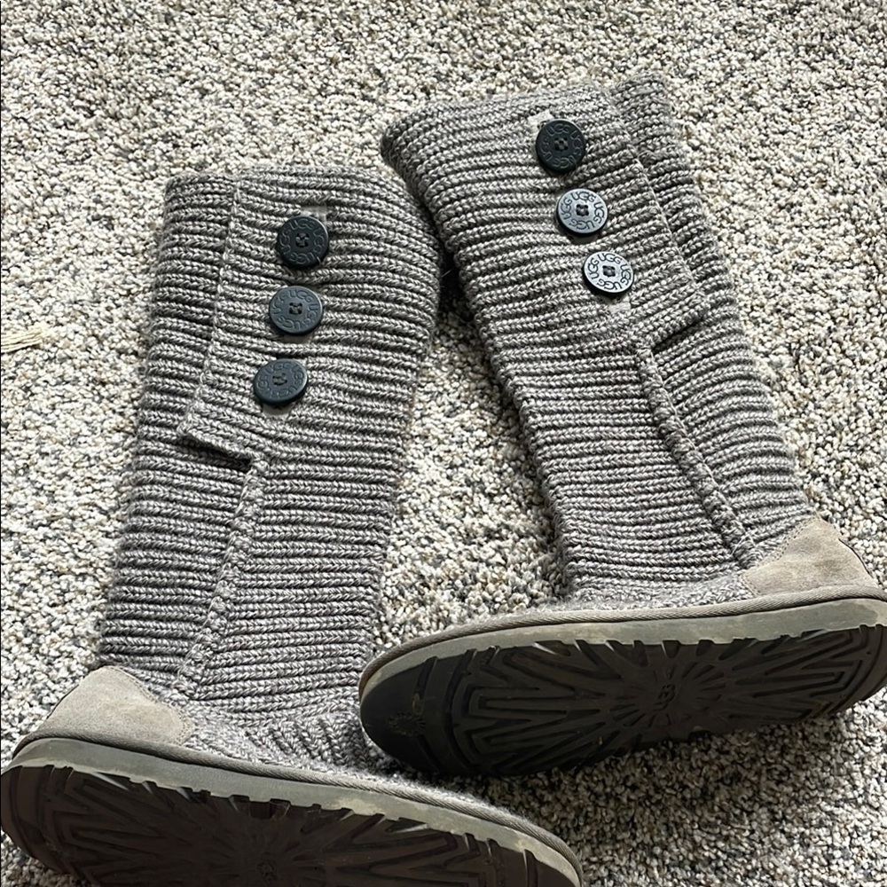 Ugg gray sweater boots good used condition size 7